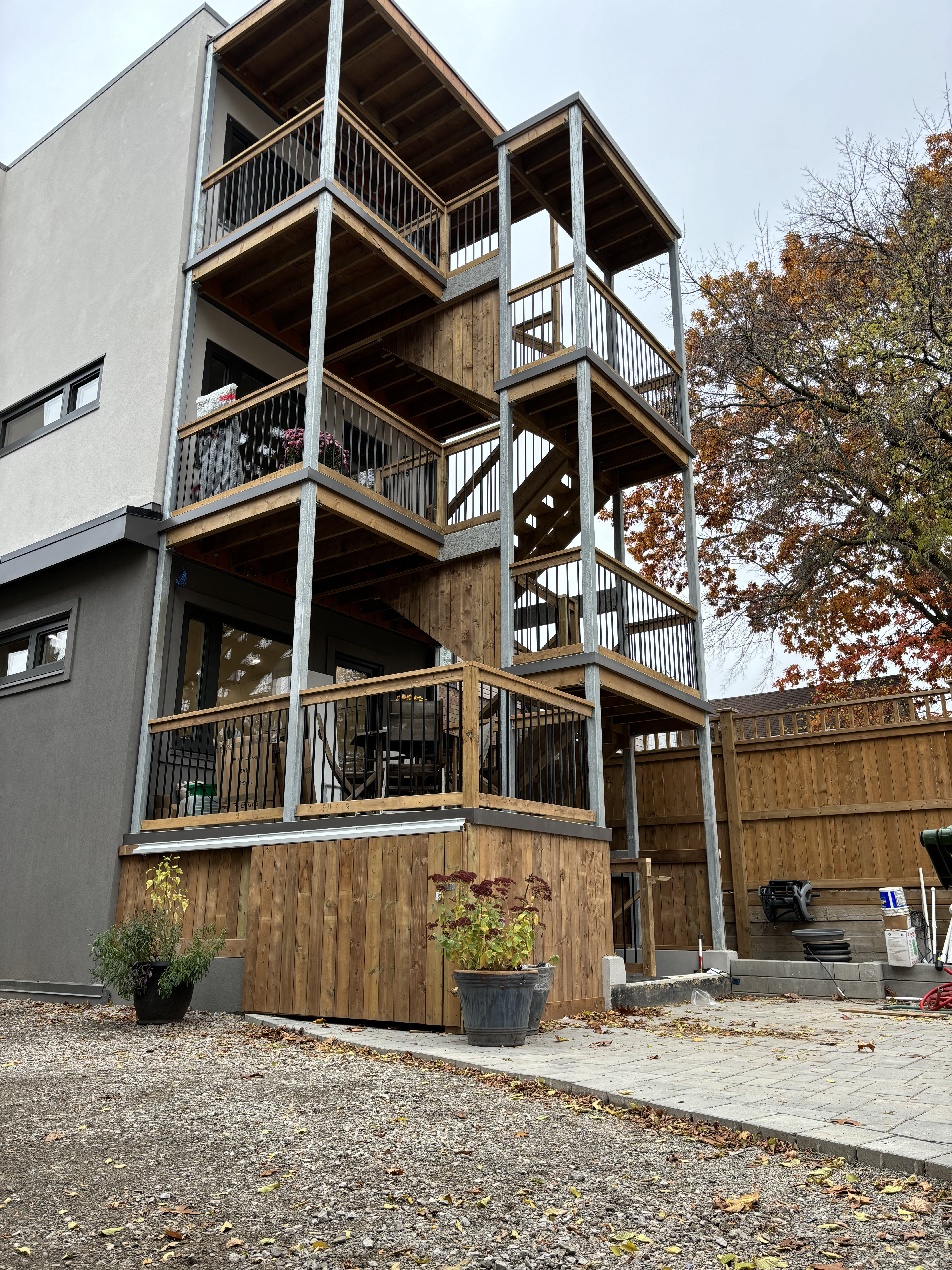 Multi-level deck